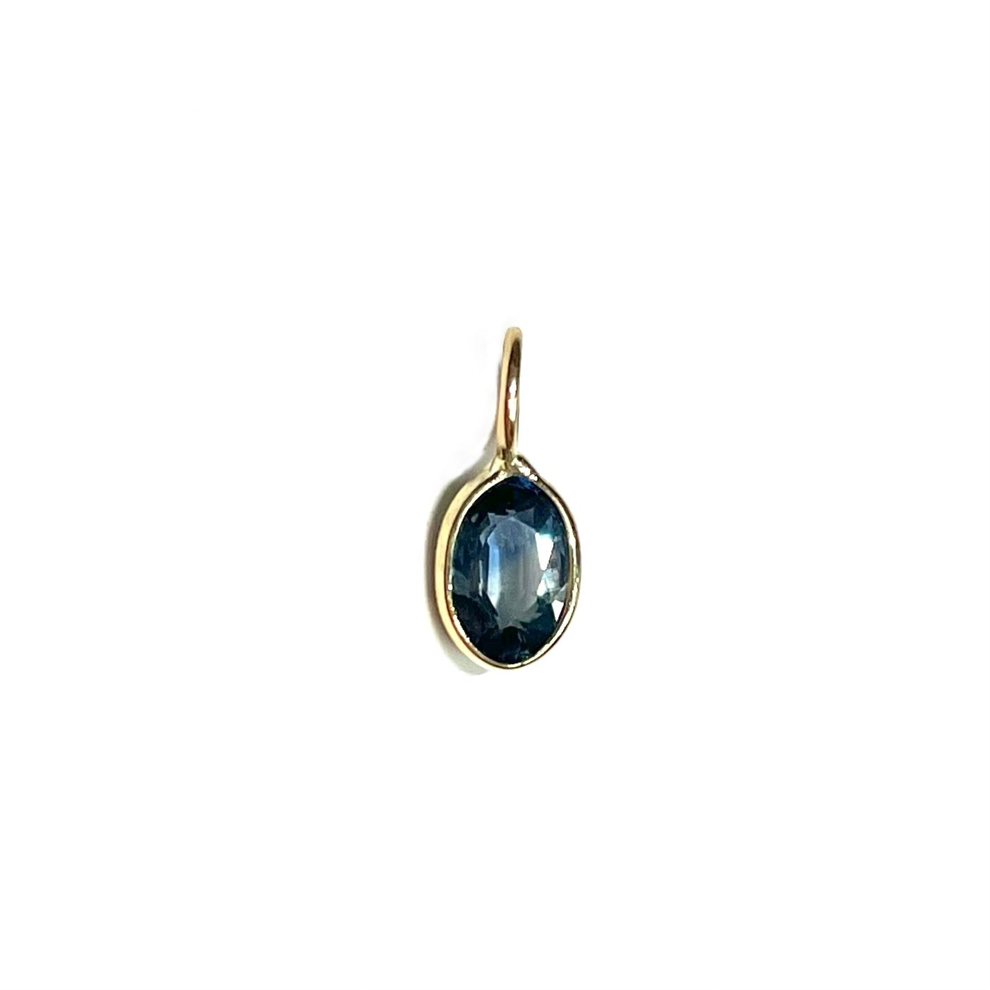 Natural Oval Sapphire 14K Yellow Gold Pendant Charm