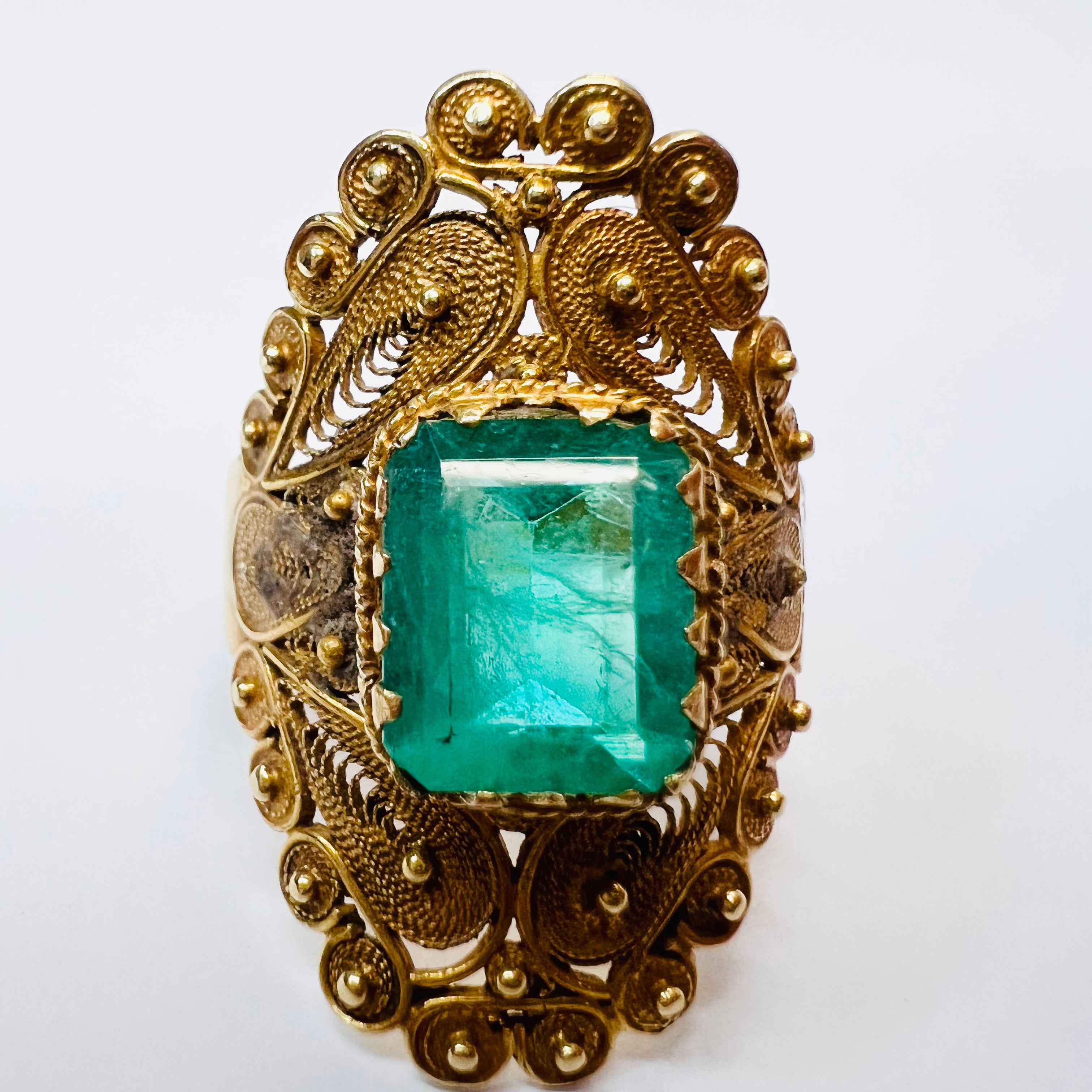 Solid 18K Yellow Gold Emerald Filigree Design Long Ring Size 8.5