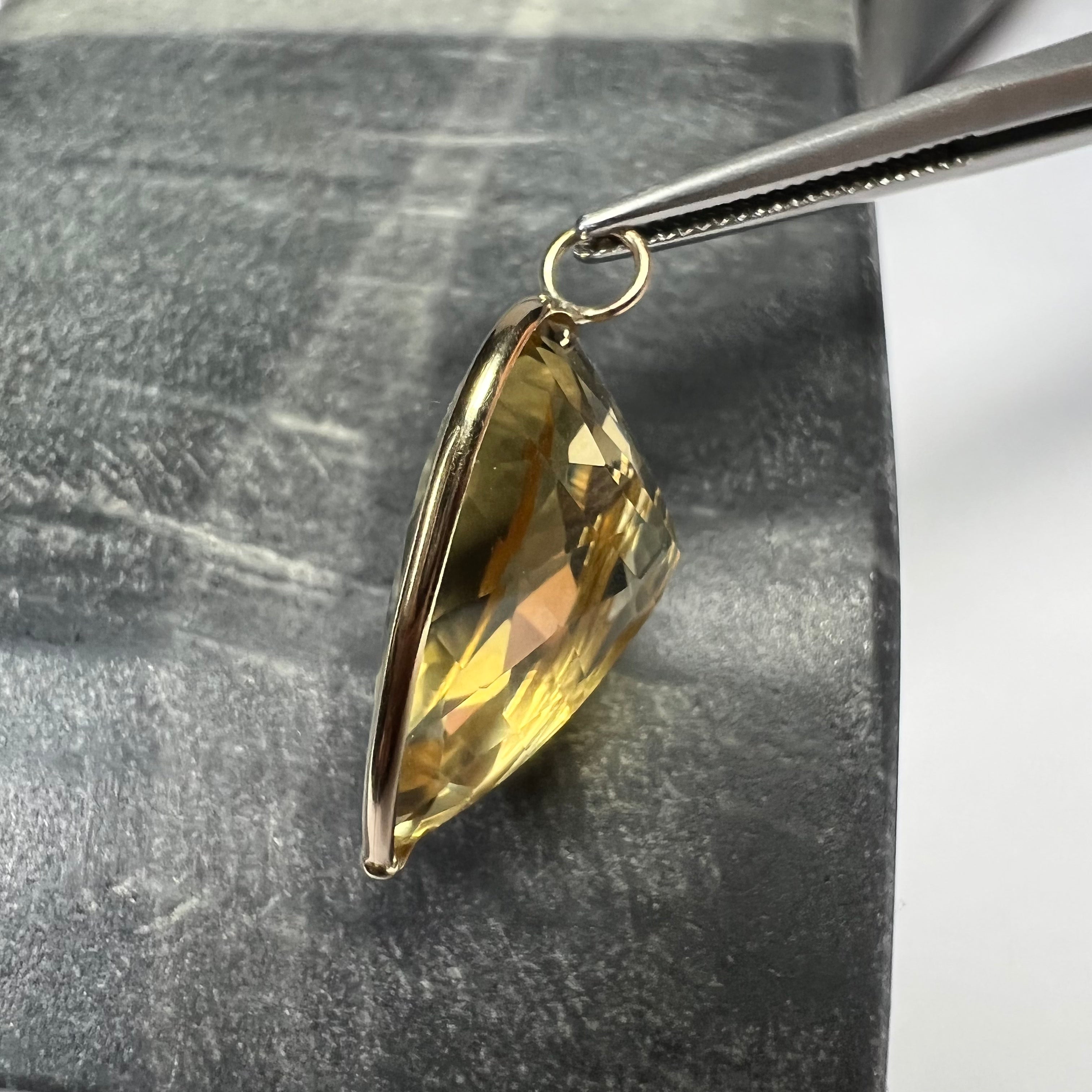 13CT Natural Pear Citrine 14K Yellow Gold Pendant Charm 25x16mm