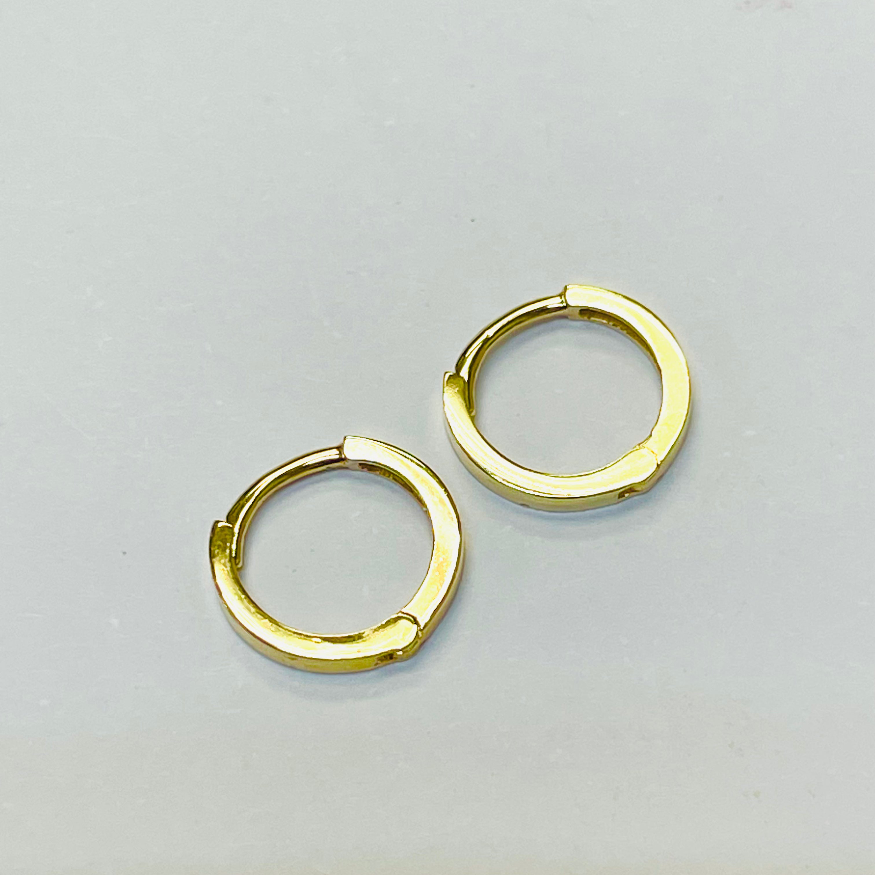 14K Yellow Gold Clicker Huggie Hoop Earrings 9mm
