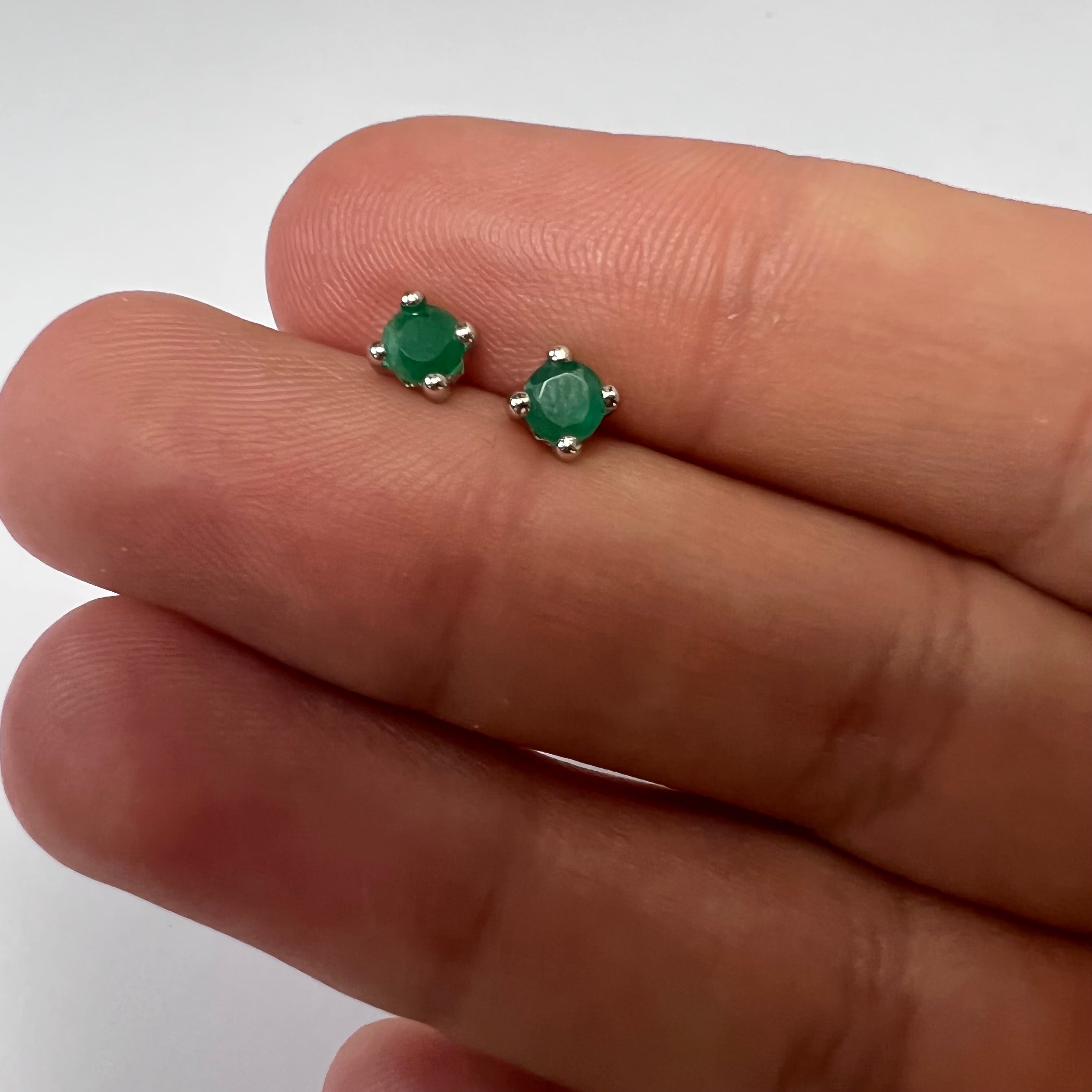 Solid 18K White Gold .50CTW Round Emerald Screw Back Stud Earrings 4mm