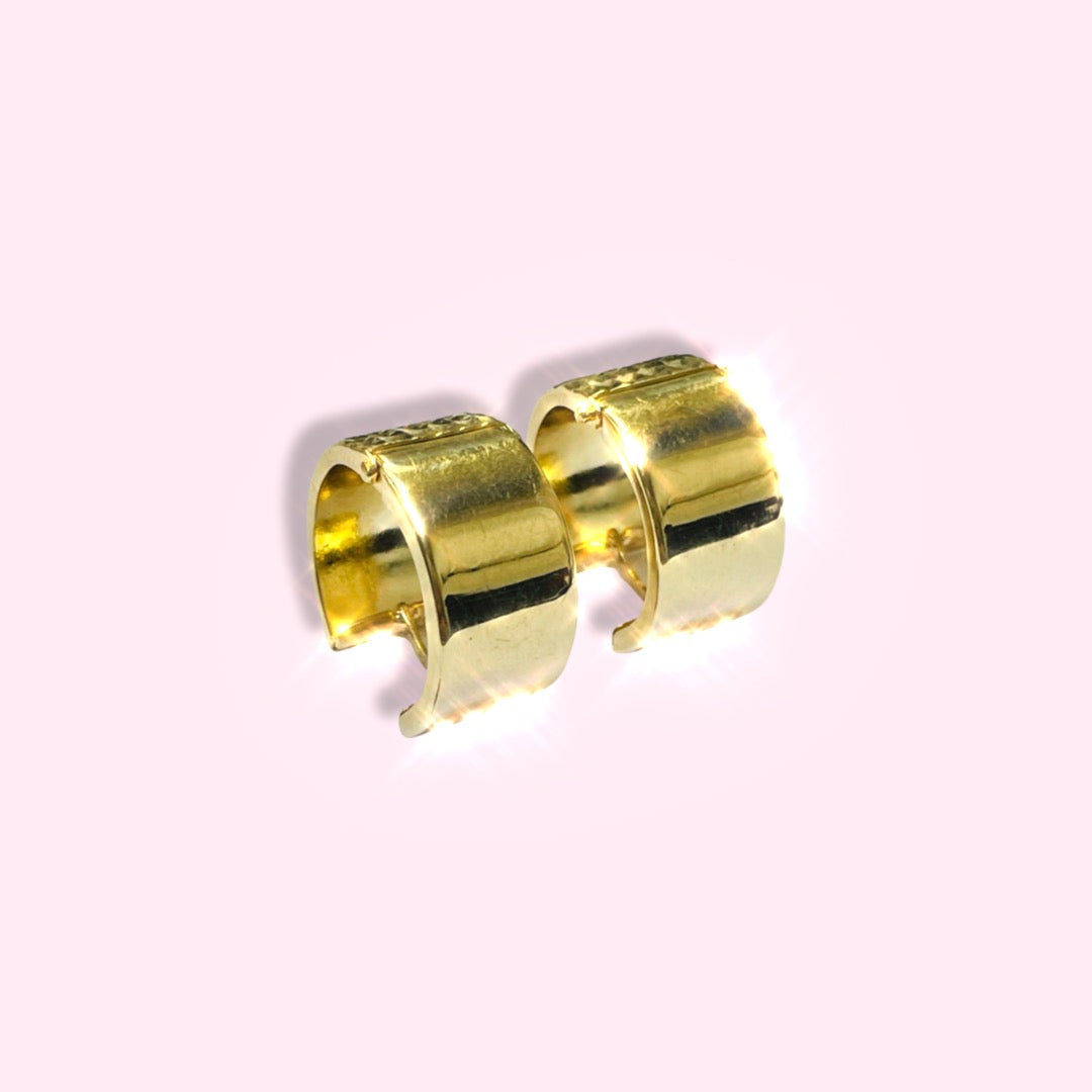 .75” 10mm 14K Yellow Gold Reversible Huggie Hoop Earrings
