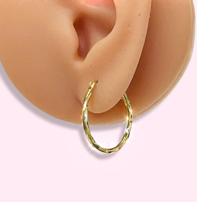 1” 10K Yellow Gold Twisted Oval Hoop Earrings