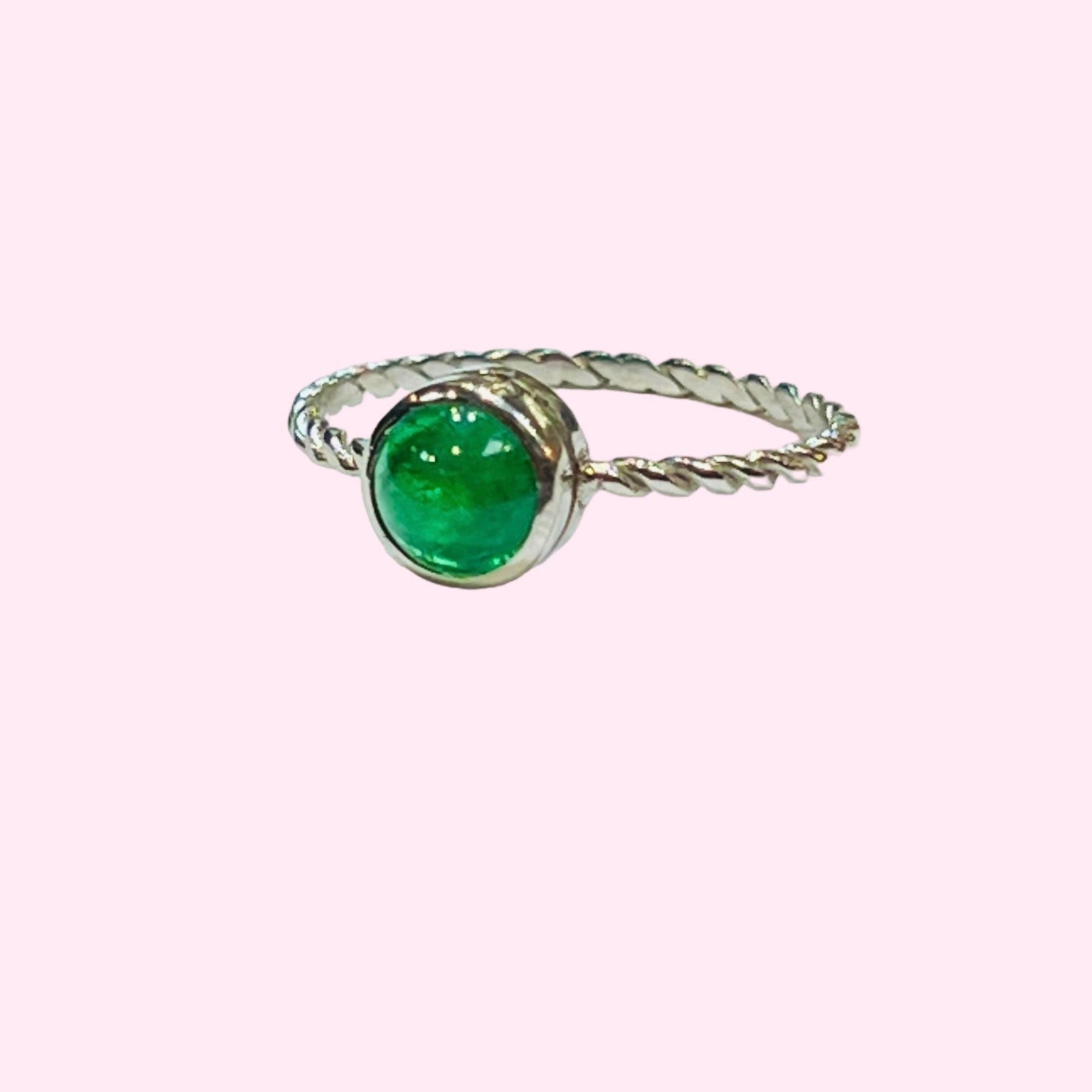 Fabulous 14K White Gold Cabochon Emerald Ring Size 6.5