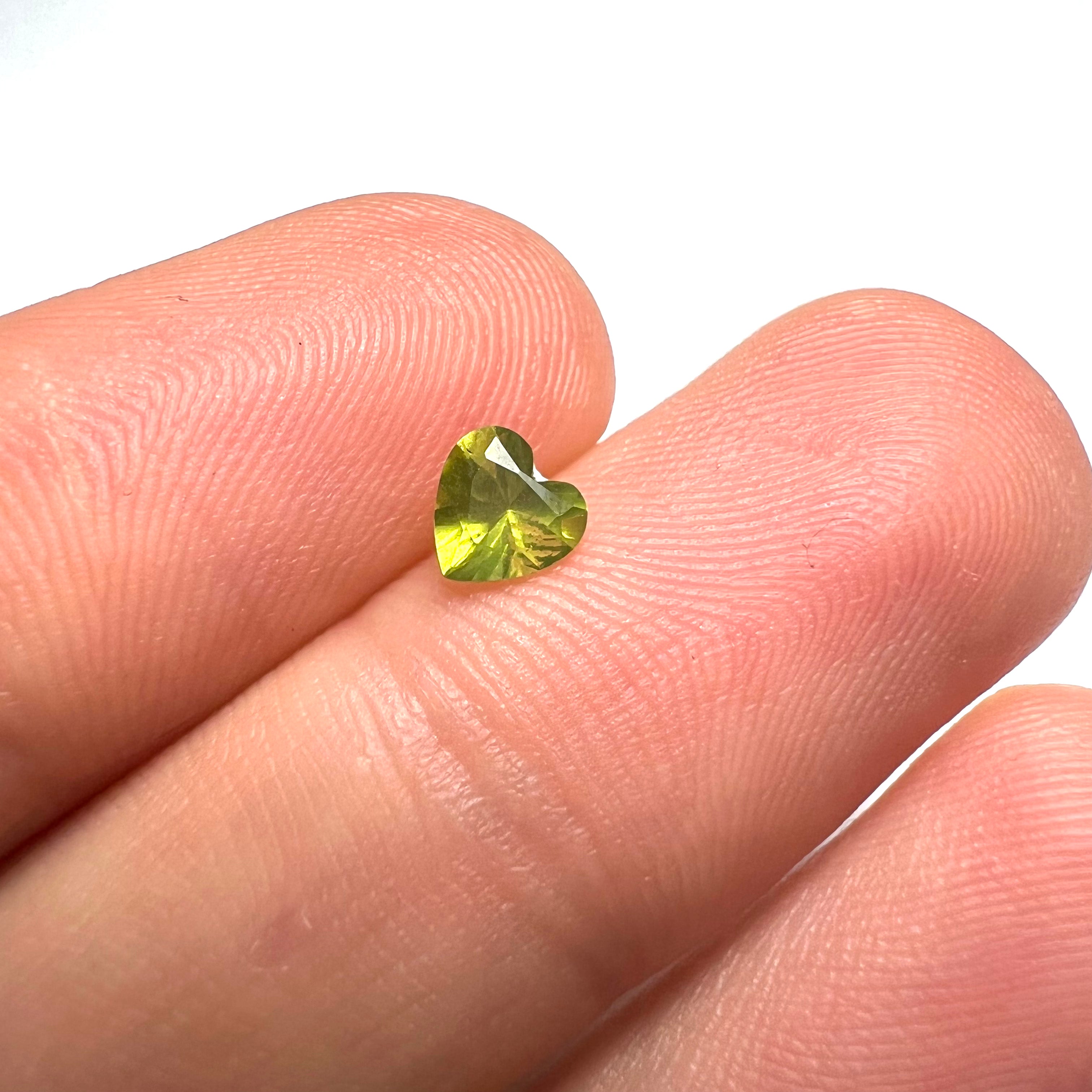 .39CT Loose Natural Heart Cut Peridot 5.1x5x3mm Earth mined Gemstone