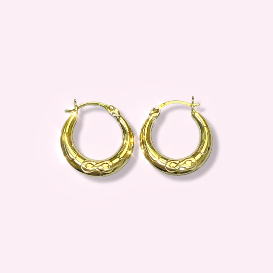 .65” Tapered Infinity Pattern Hoop Earrings