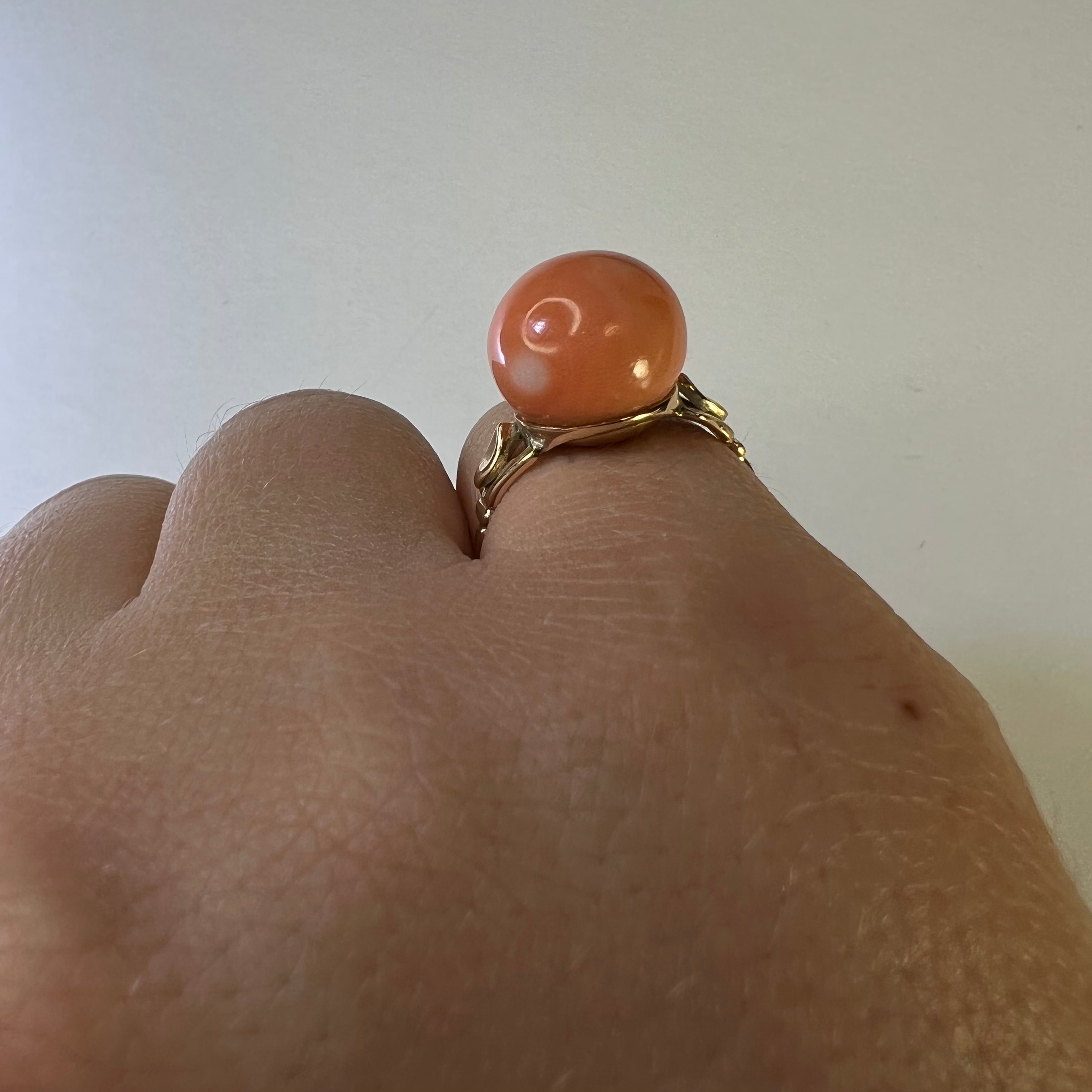 14K Yellow Gold Coral Ring Band Size 6