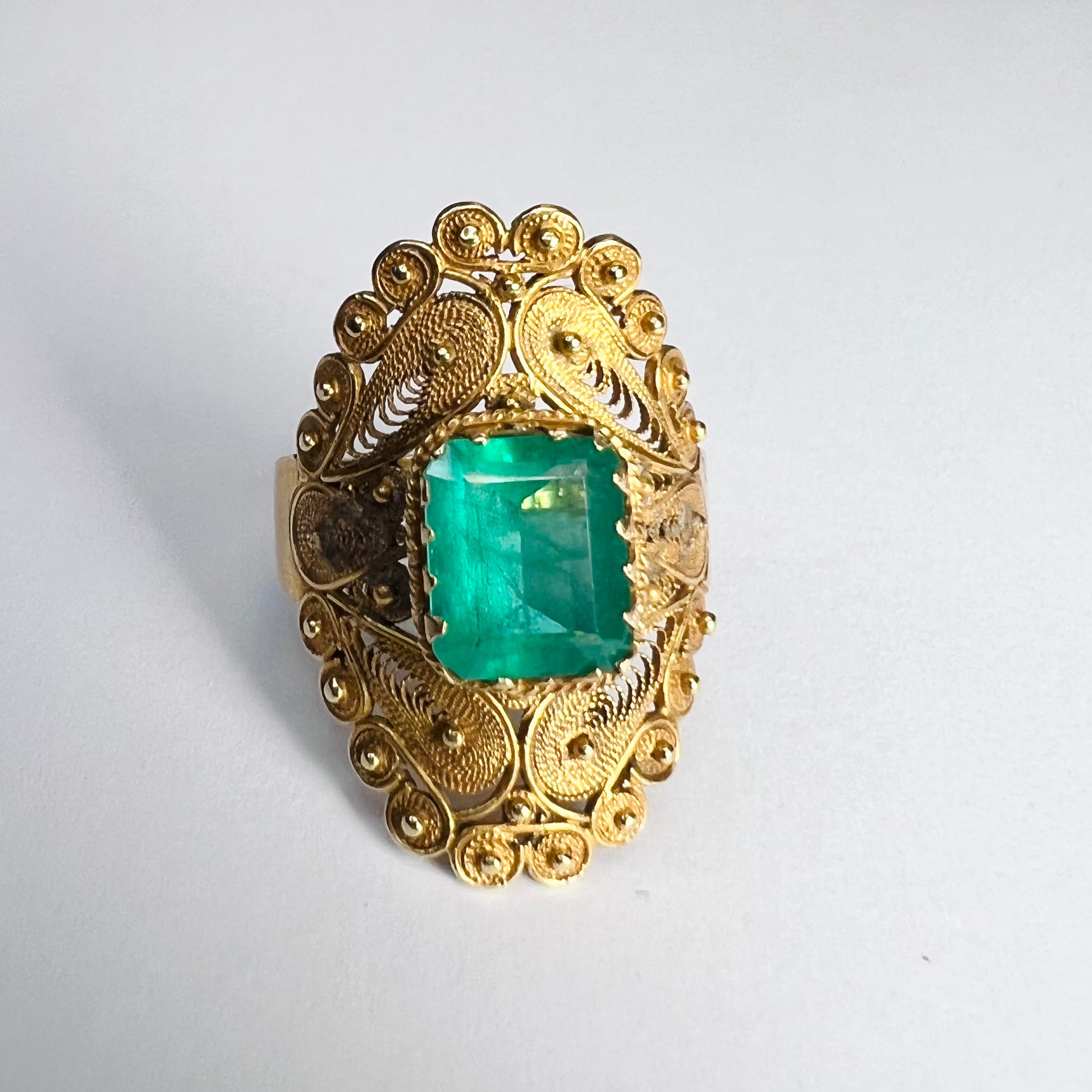 Solid 18K Yellow Gold Emerald Filigree Design Long Ring Size 8.5