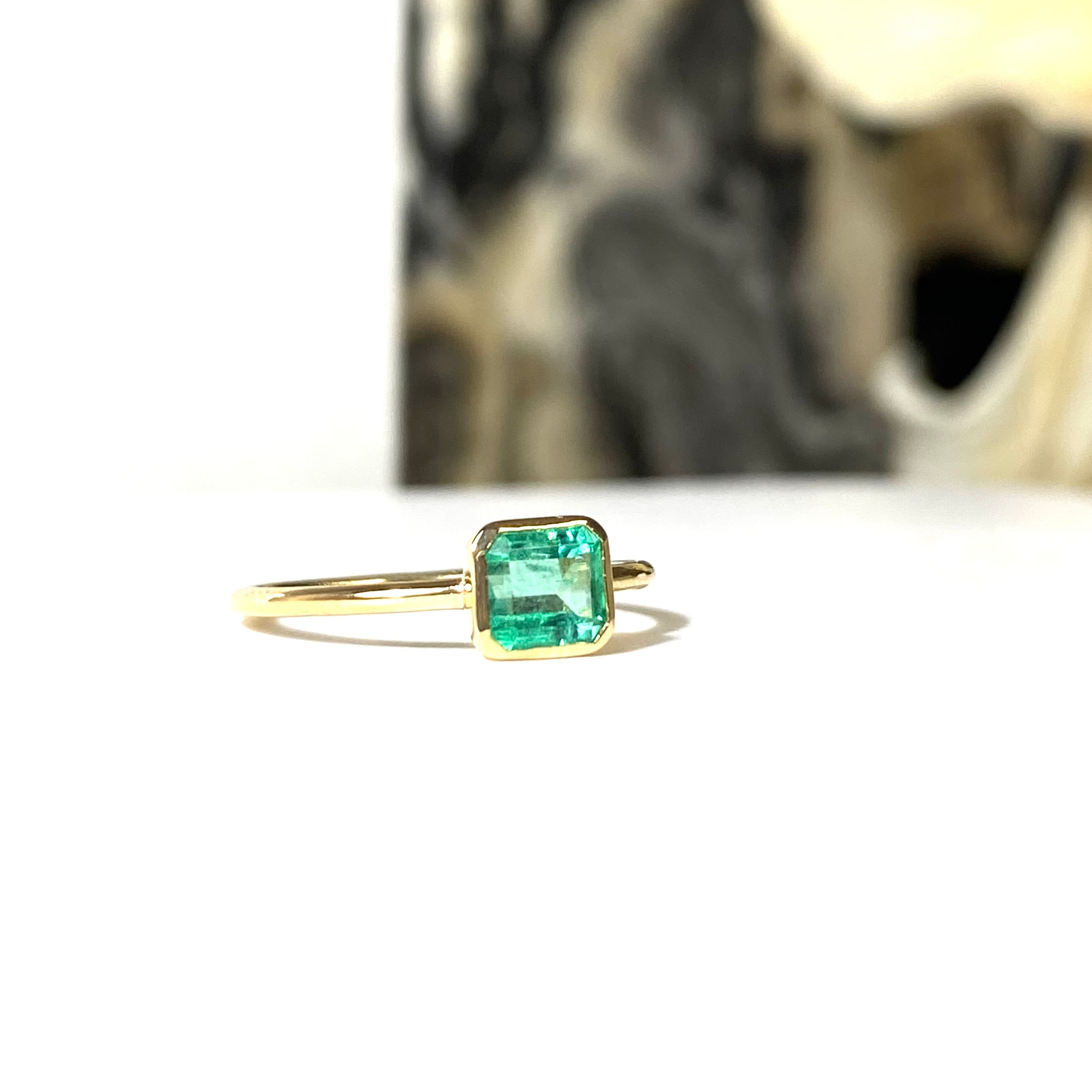 .58CT Colombian Emerald 18K Yellow Gold Solitaire Stacking Ring Size 5