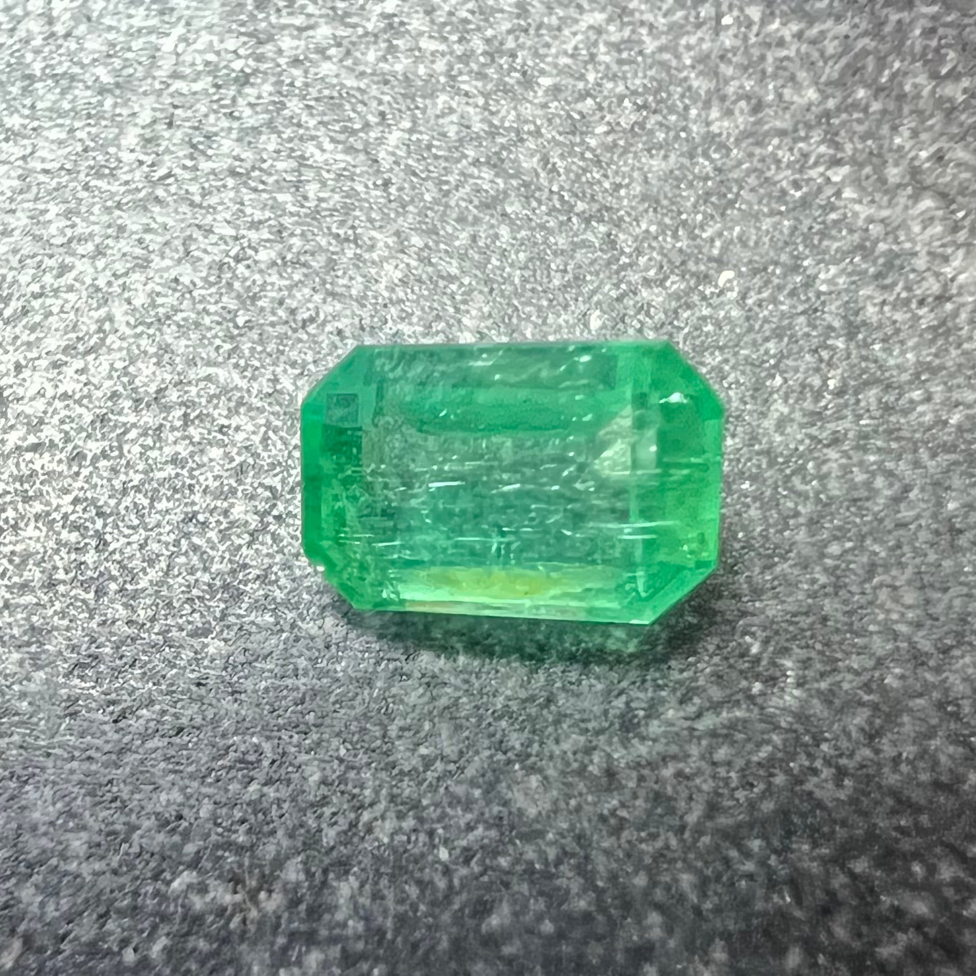 .69CT Loose Natural Colombian Emerald Rectangle Shape 6.52x4.54x3.07mm