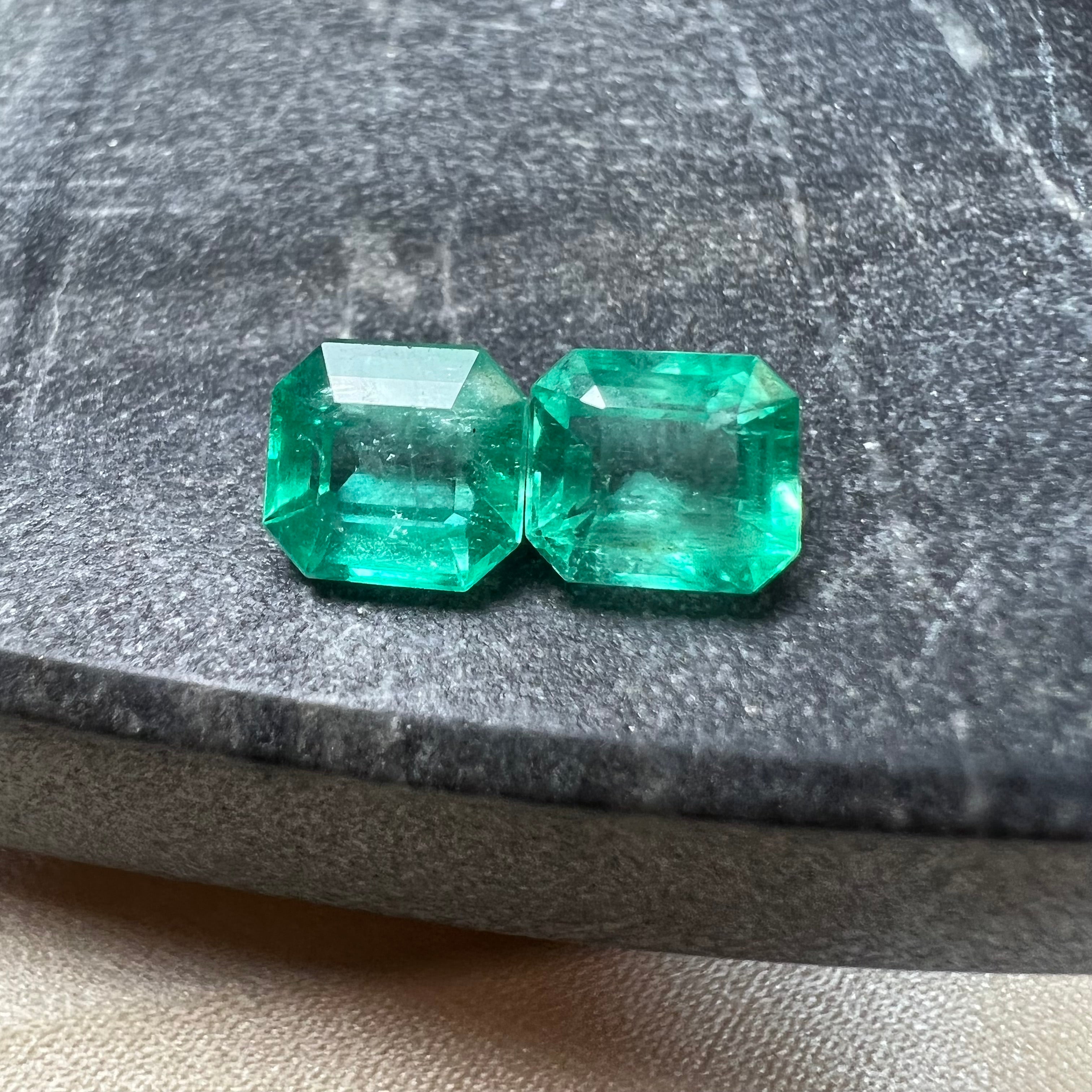 3CTW Pair of Natural Colombian Emerald Loose Oval Cut