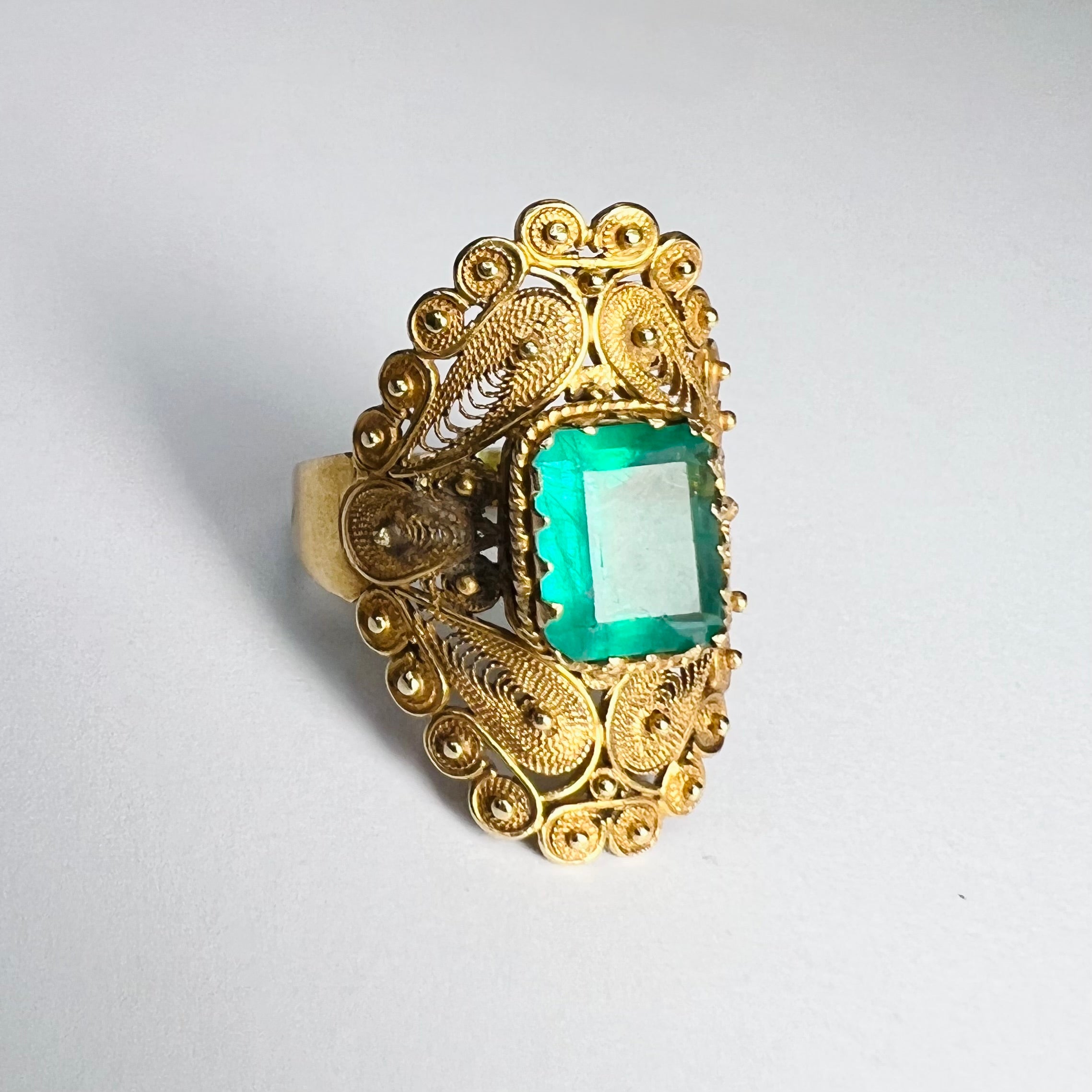 Solid 18K Yellow Gold Emerald Filigree Design Long Ring Size 8.5