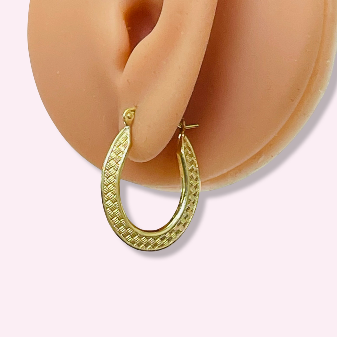 1” 10K Yellow Gold Oval Crosshatched Hoop Earrings