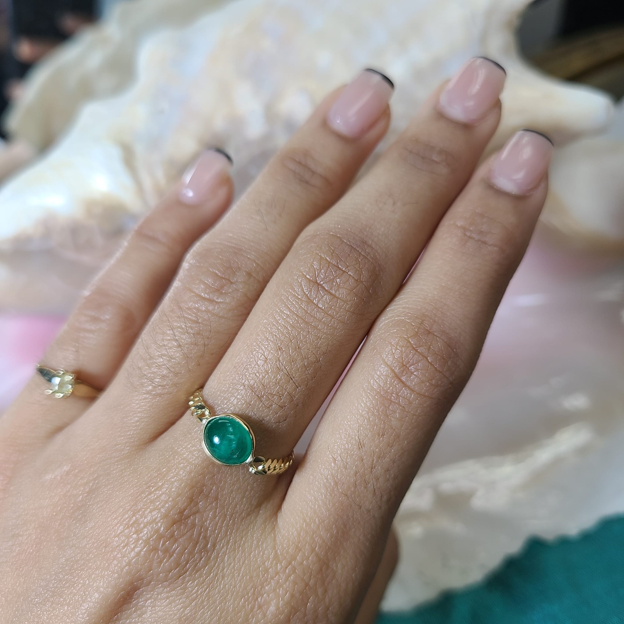 Solid 14K Yellow Gold Cabochon Emerald Cuban Chain Ring Size 7.5