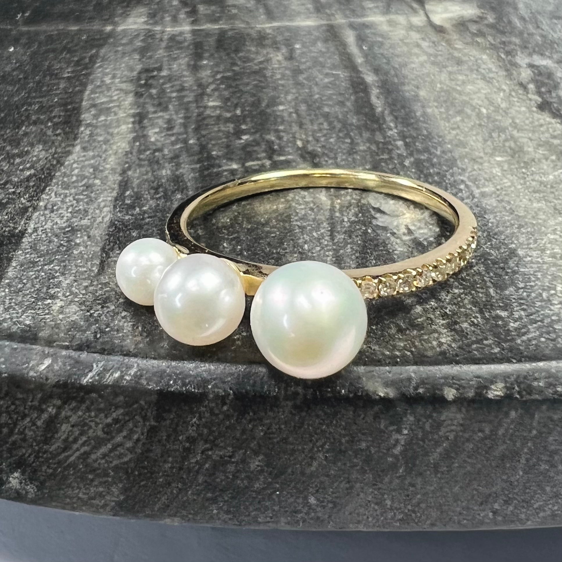 Solid 14K Yellow Gold Pearl & Diamond Ring Size 6.75