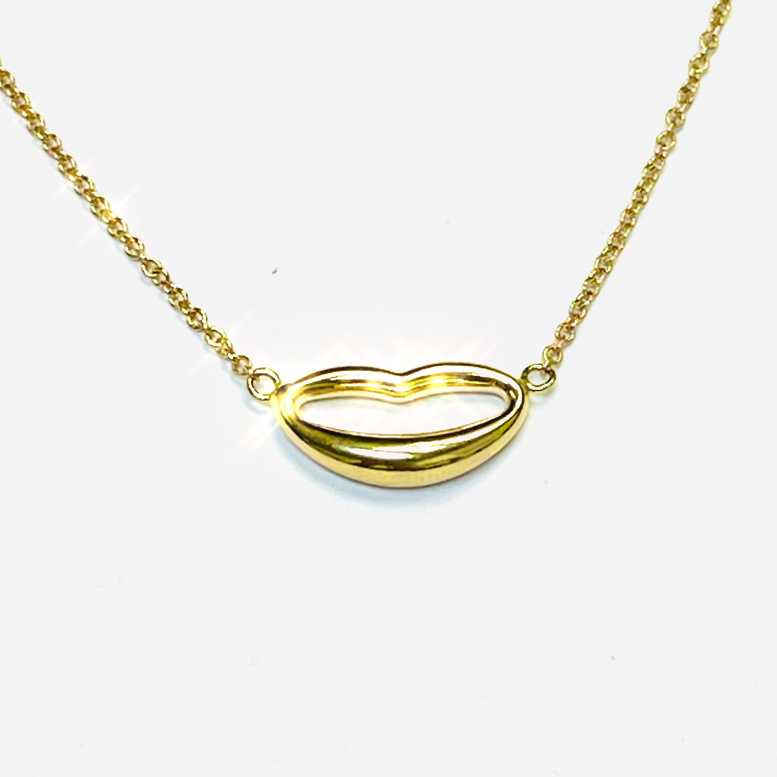 14K Yellow Gold Lip Necklace 16-17”