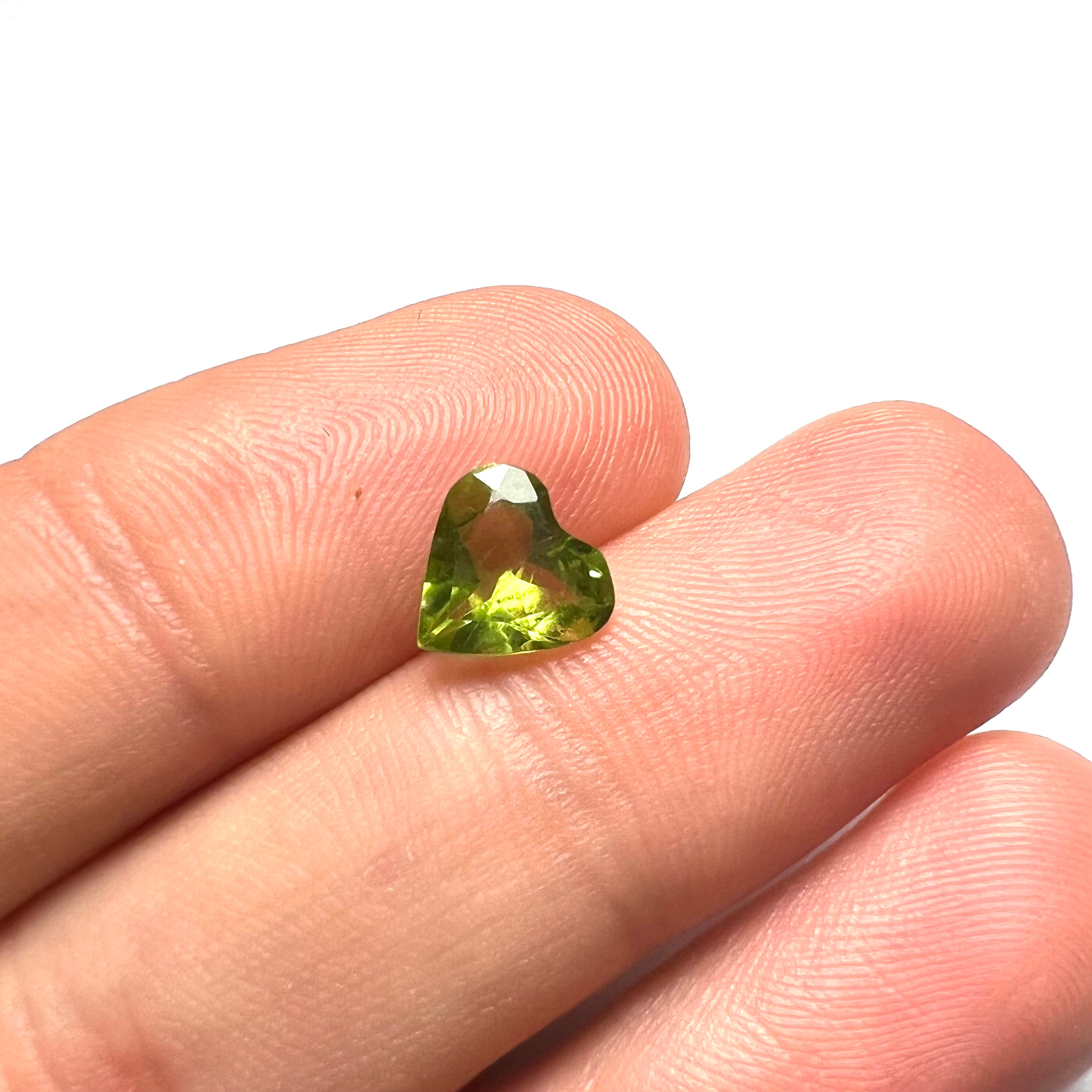 1.4CTW Loose Natural Heart Cut Peridot 7.2x7x4mmmm Earth mined Gemstone
