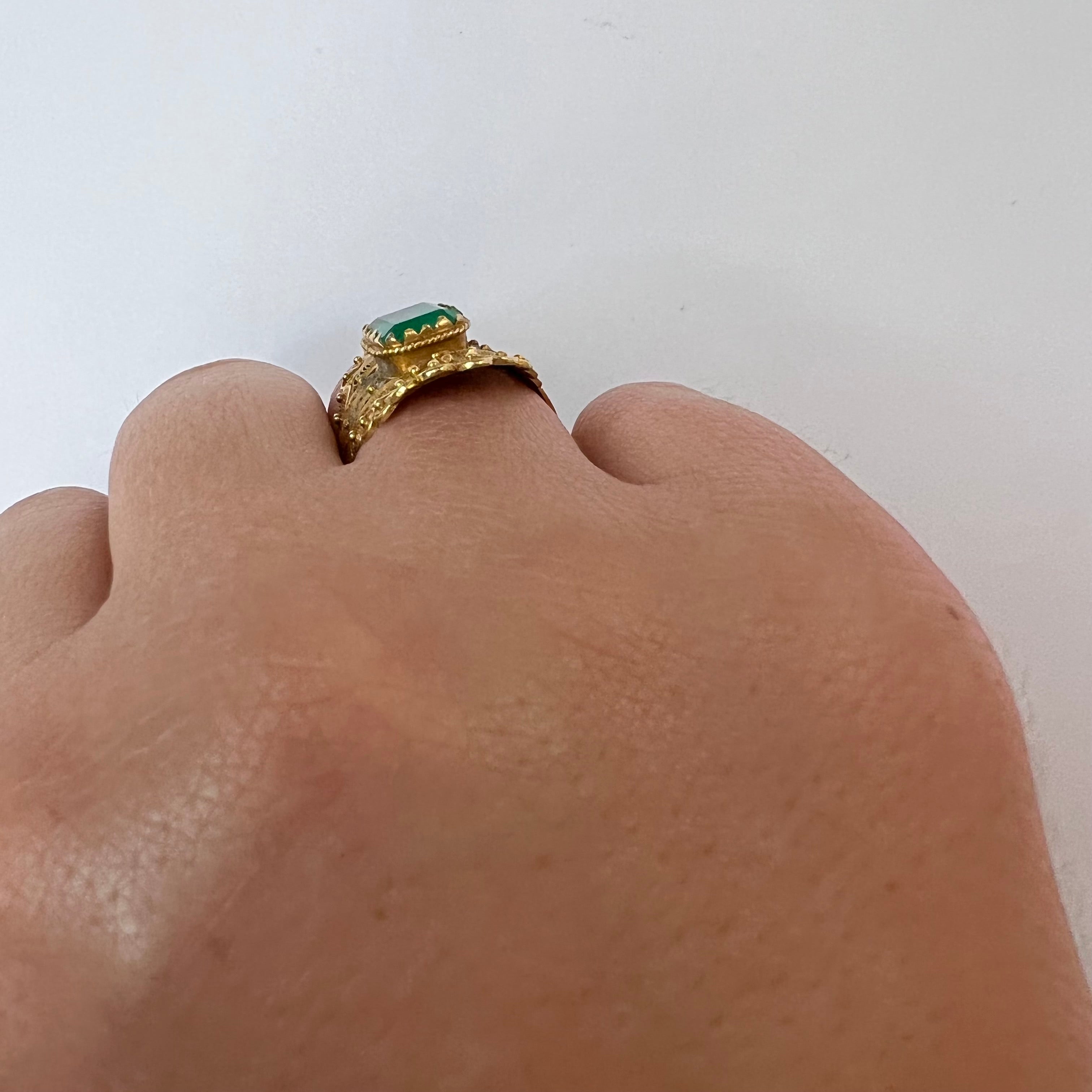 Solid 18K Yellow Gold Emerald Filigree Design Long Ring Size 8.5