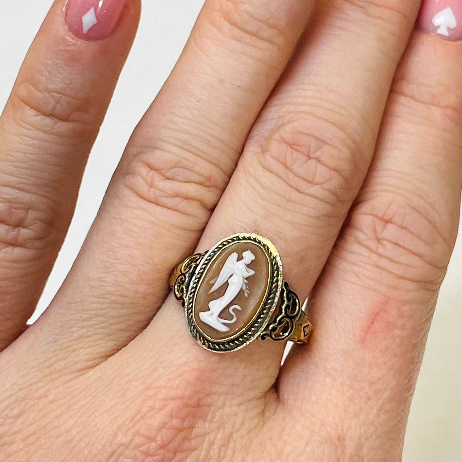 Antique Cameo Ring 18K Size 8.5