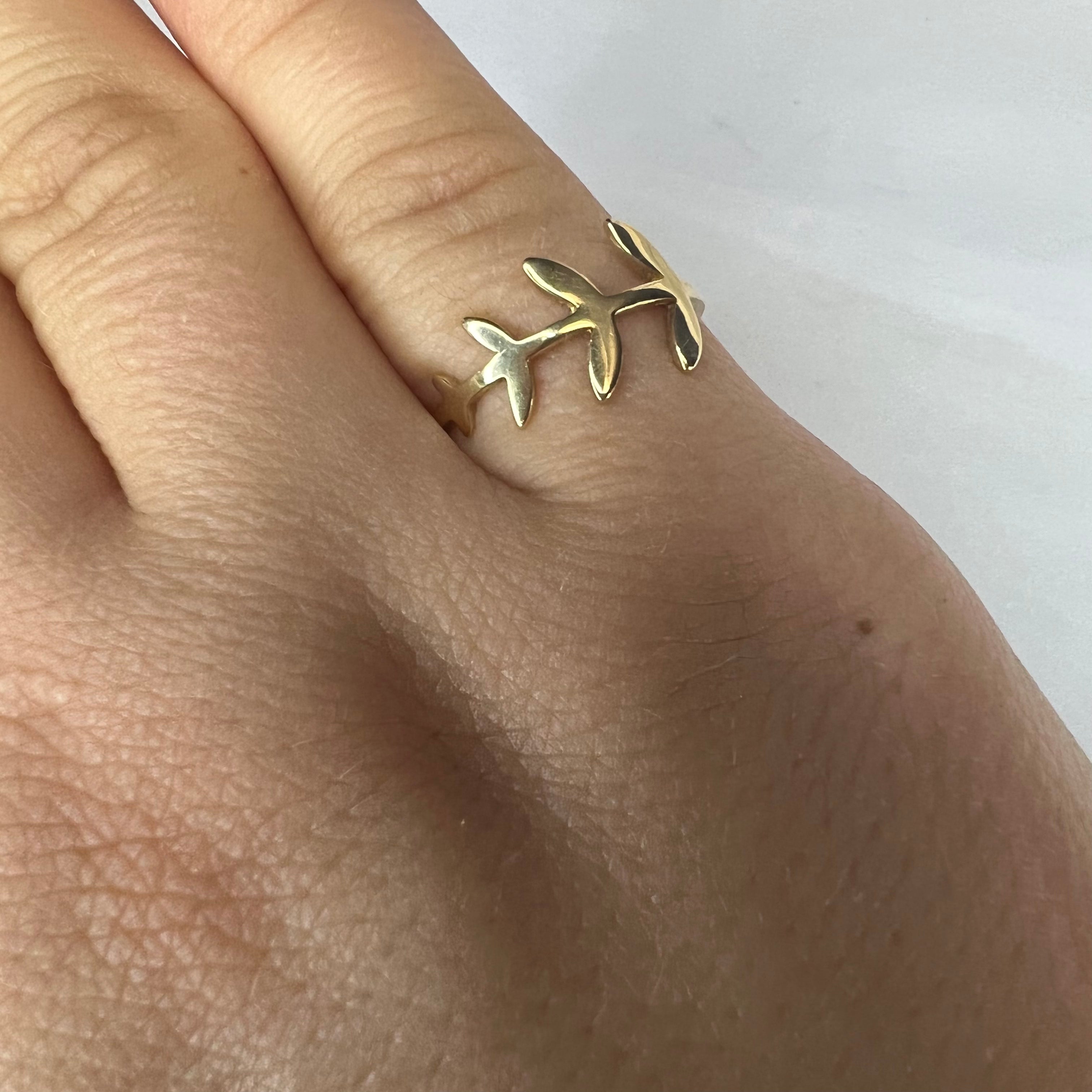 Solid 14K Yellow Gold Nature Leaves Stackable Ring Size 6.25