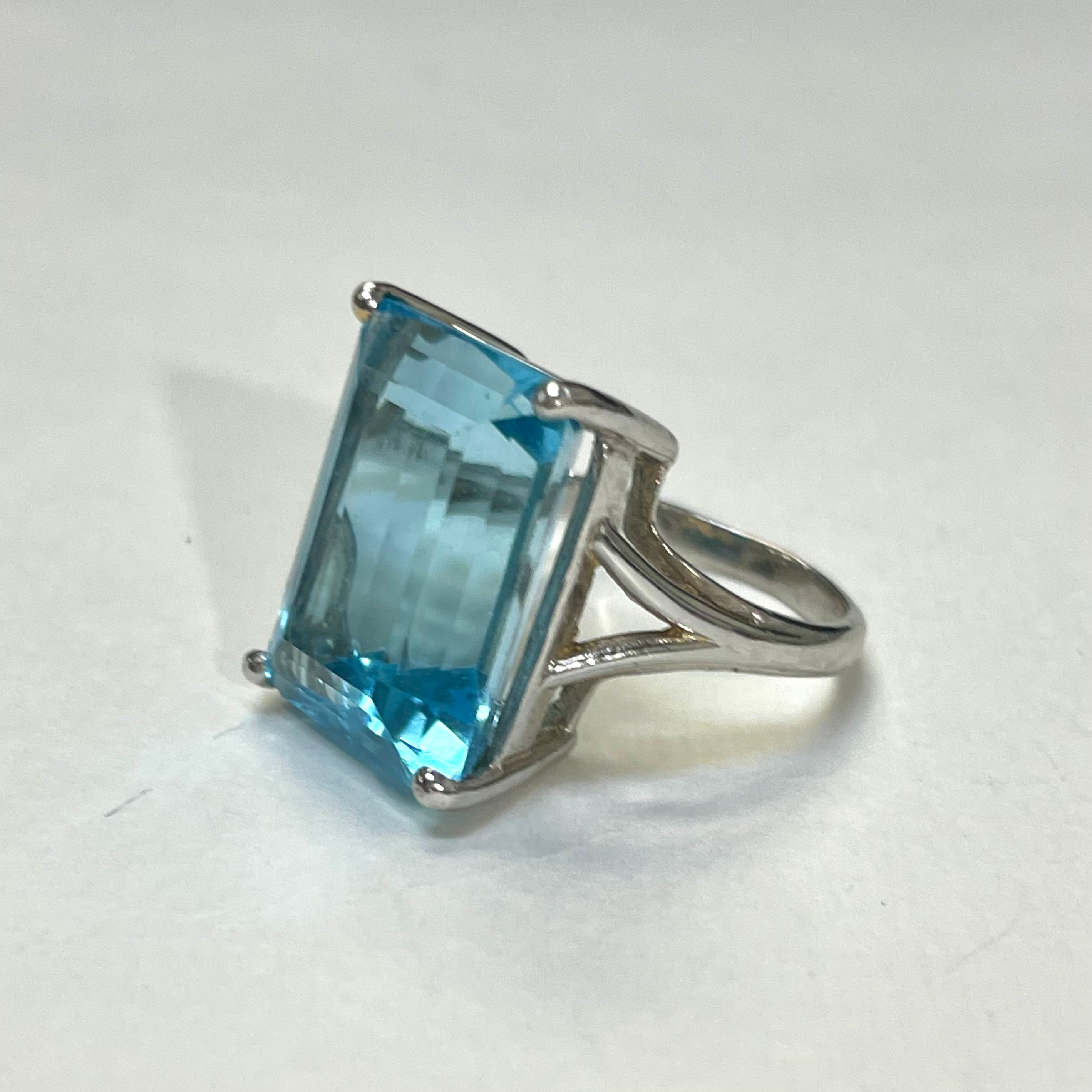 Blue Topaz Ring in Solid 14k White Gold Size 4.75