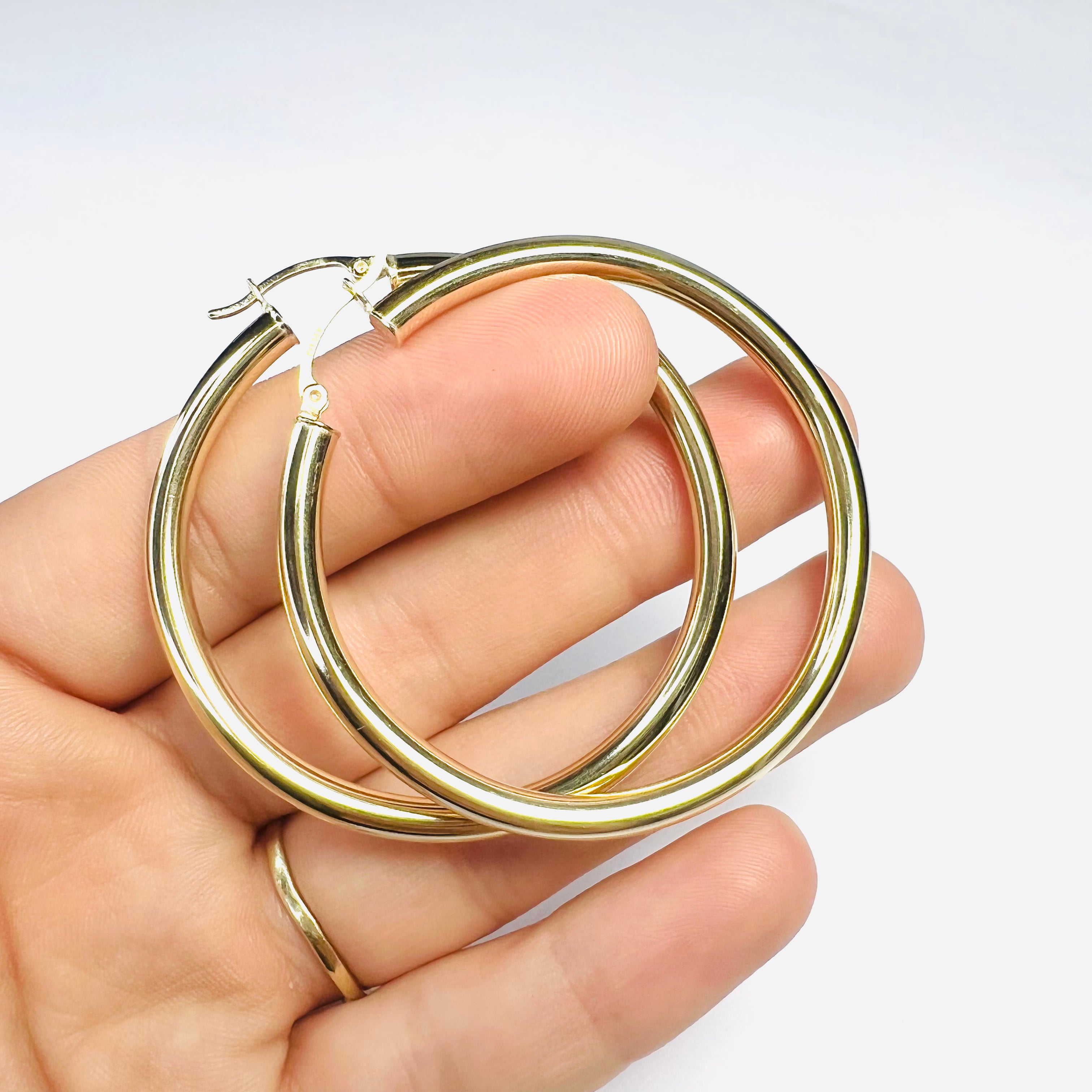 Beautiful New 14K Solid Yellow Gold Hoop Earrings 2"