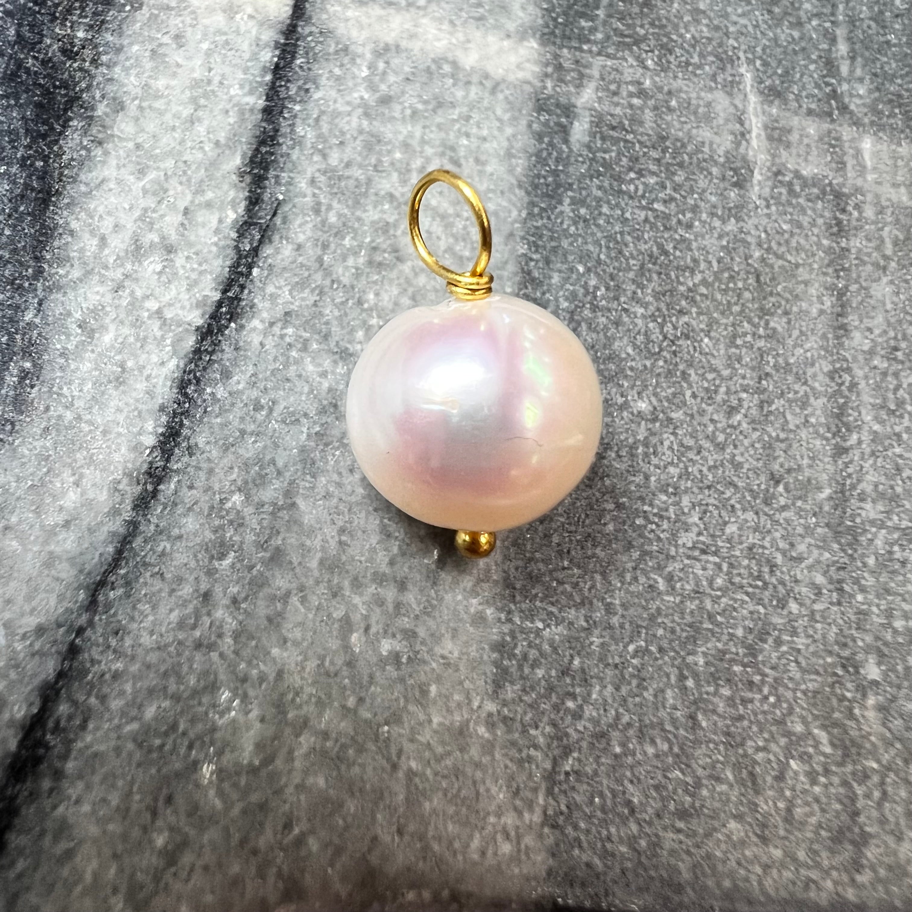 Natural Fresh Water Pearl 14K Yellow Gold Pendant Charm 18x11mm