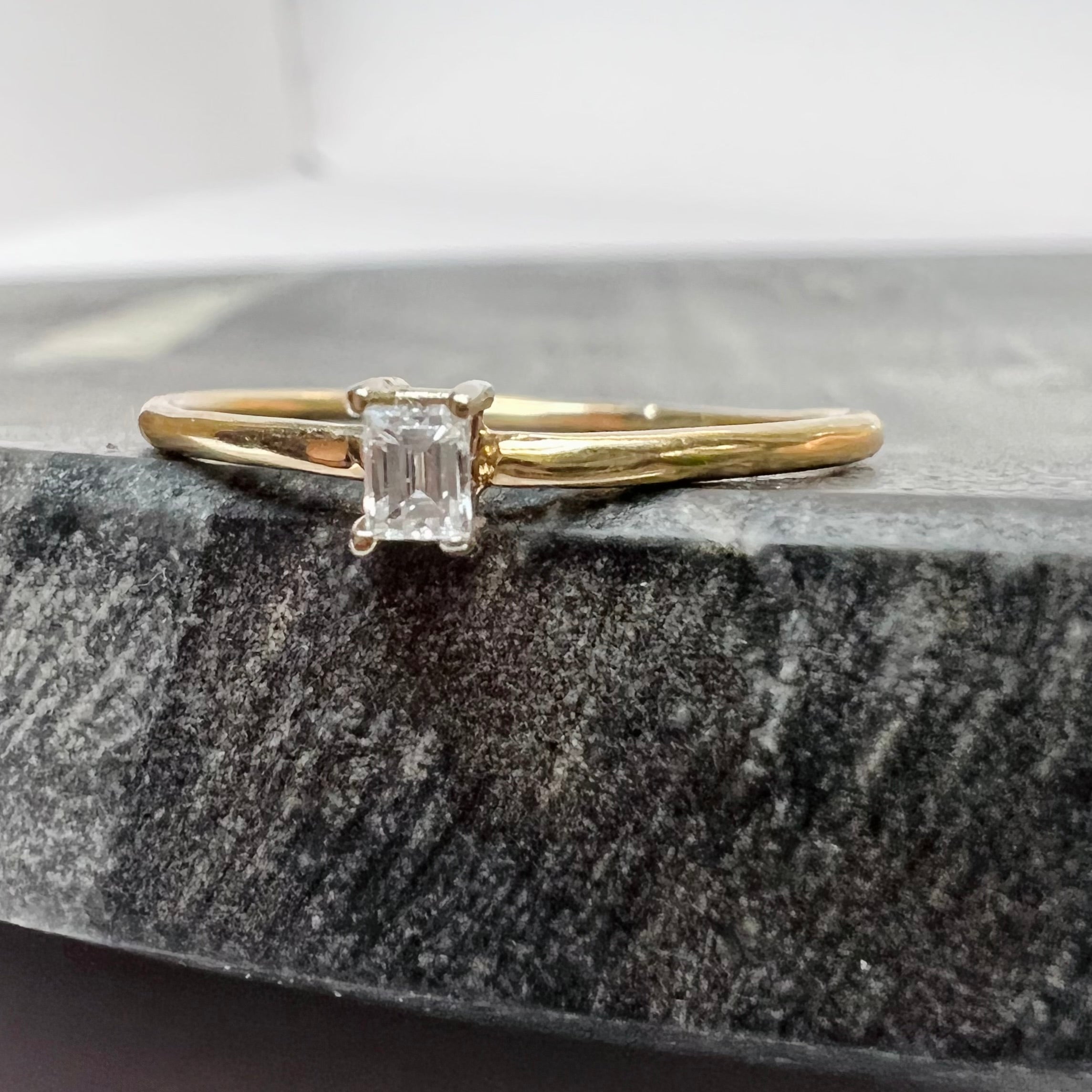 Solid 14K Yellow Gold Baguette Diamond Dainty Ring Band Size 8.25