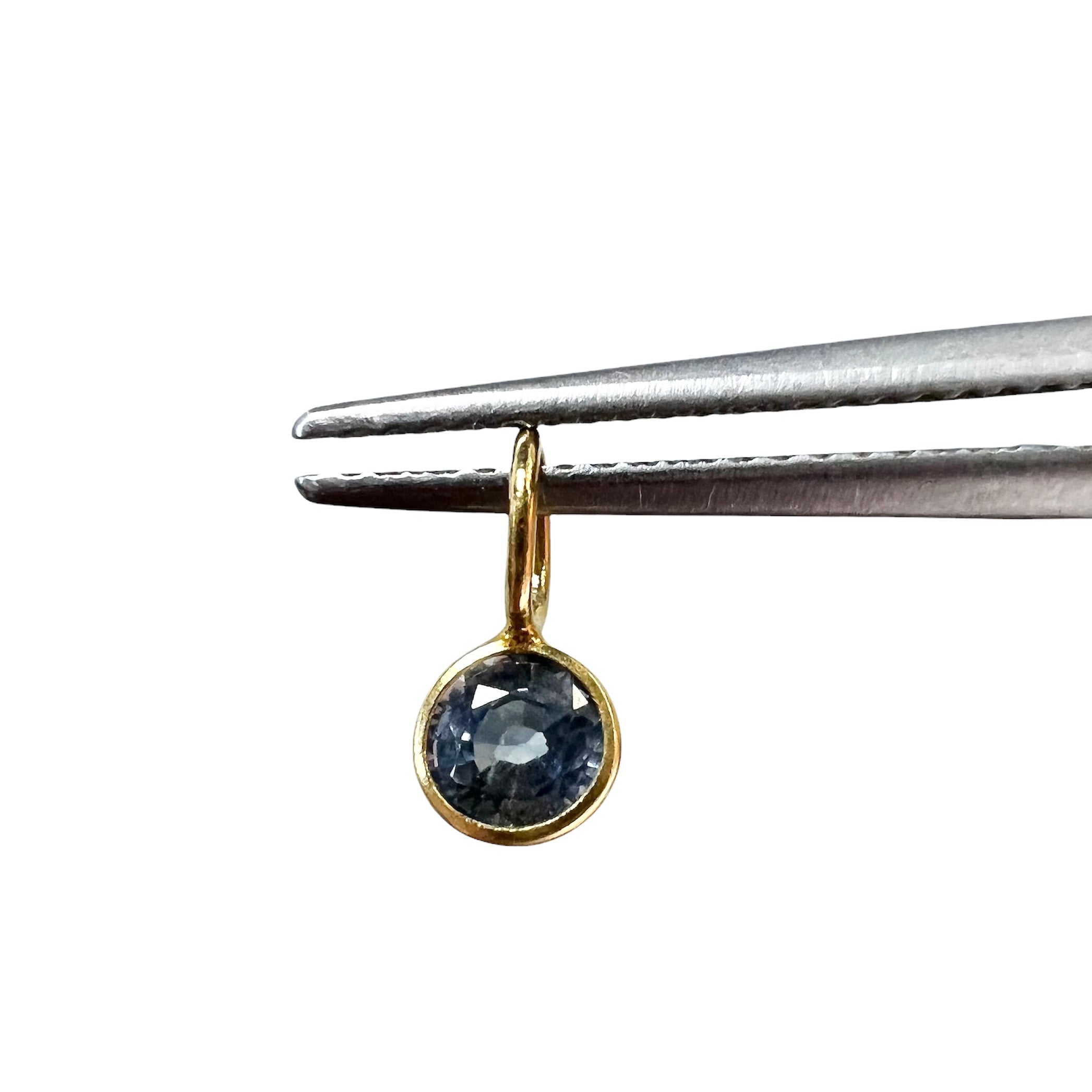 Natural Round Sapphire 14K Yellow Gold Pendant Charm 9.2x4.5mm