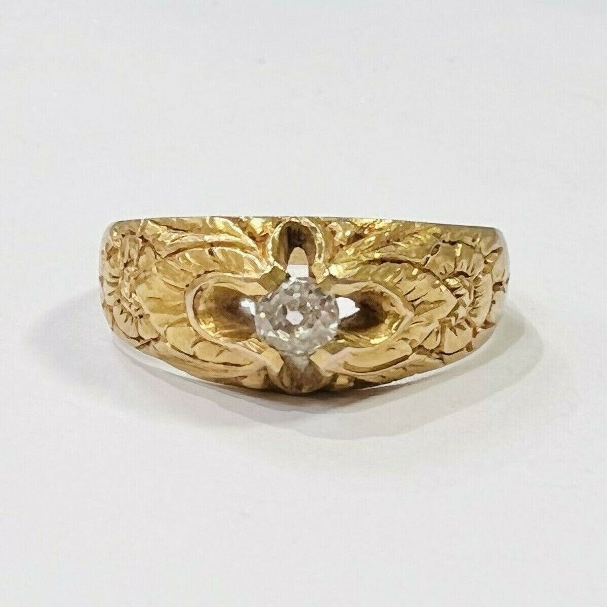 Vintage 10K Yellow Gold .25CT Diamond Engraved Rind Band Size 11.25