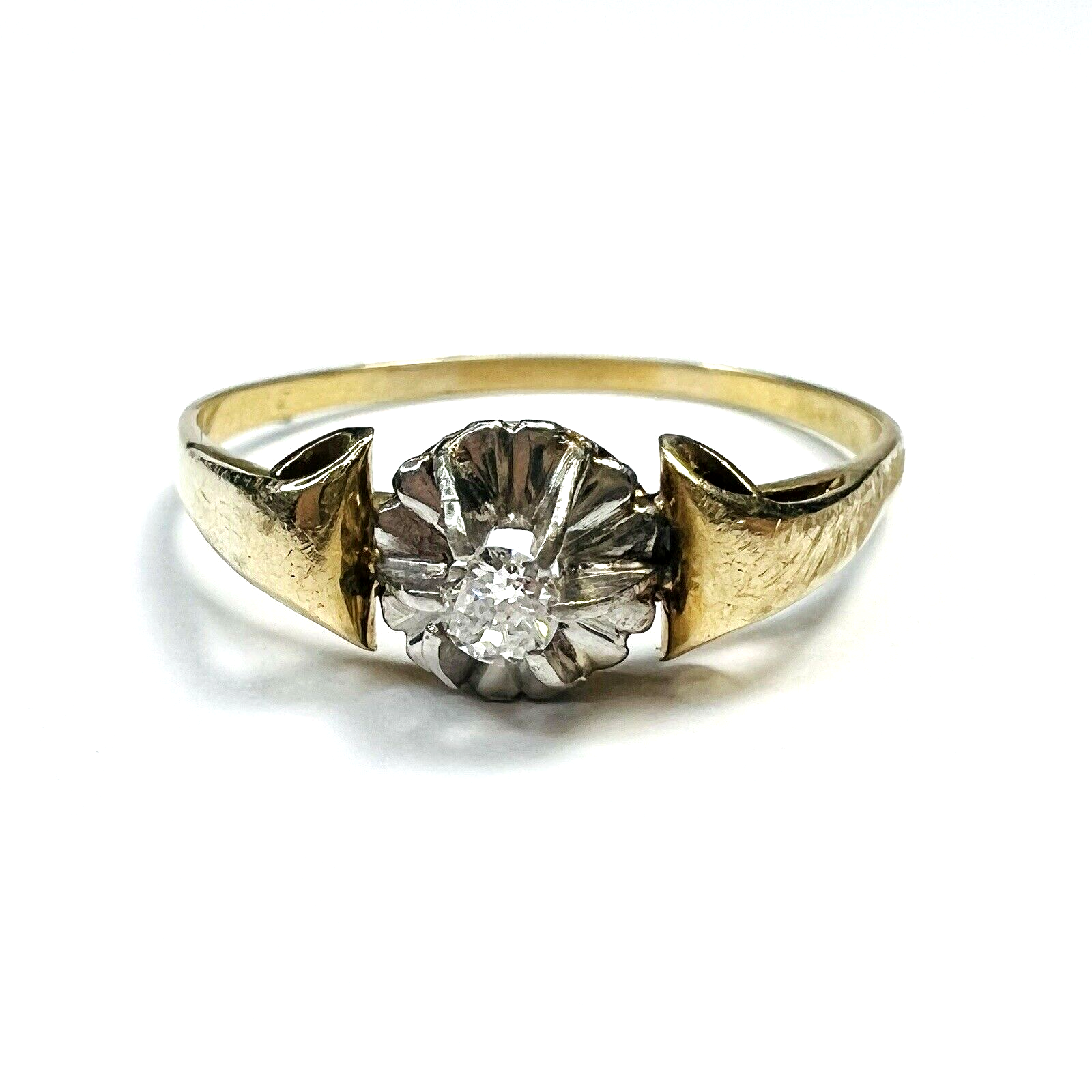 14K Yellow Gold Diamond Solitaire Ring Band Size 8.25